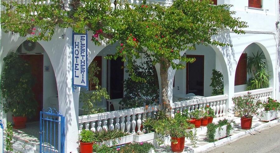 Eleftheria Hotel Agia Marina Exterior foto