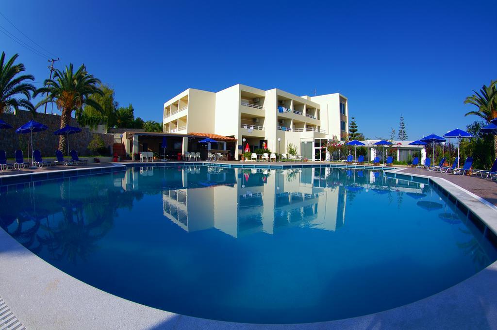 Eleftheria Hotel Agia Marina Exterior foto